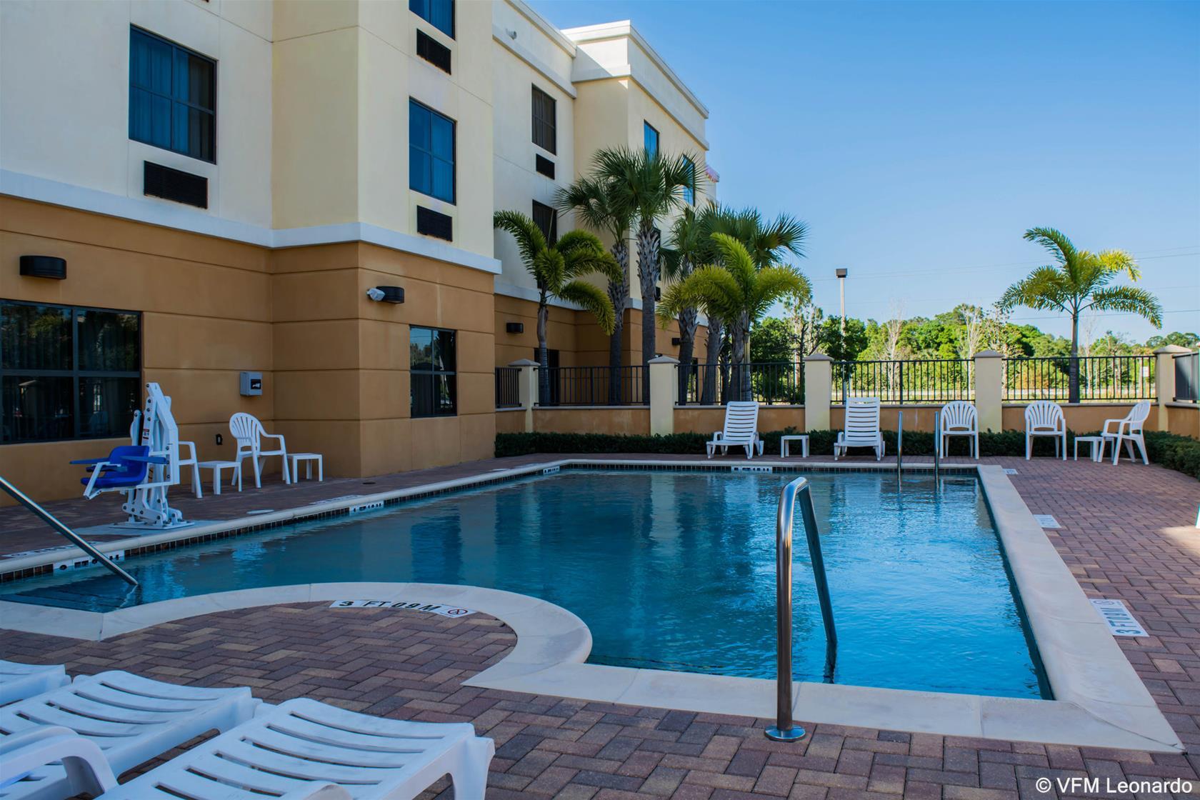 Comfort Suites Vero Beach I-95 Eksteriør billede